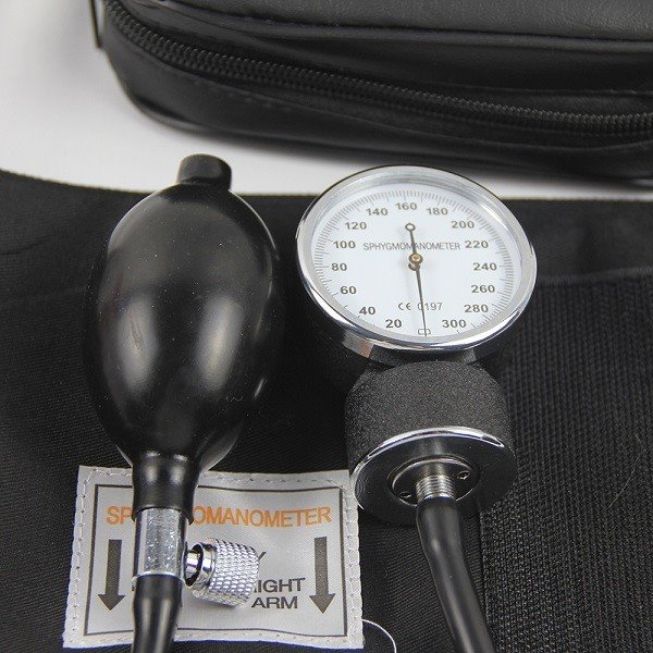 Latex Aneroid Sphygmomanometer with Cotton Cuff for sales